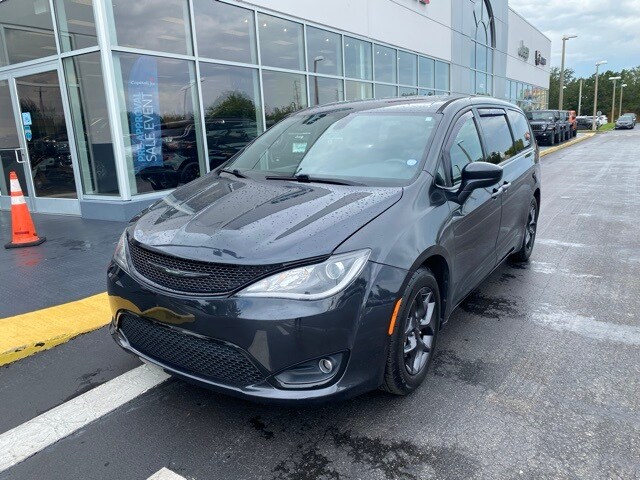 2019 Chrysler Pacifica Touring Plus photo 4