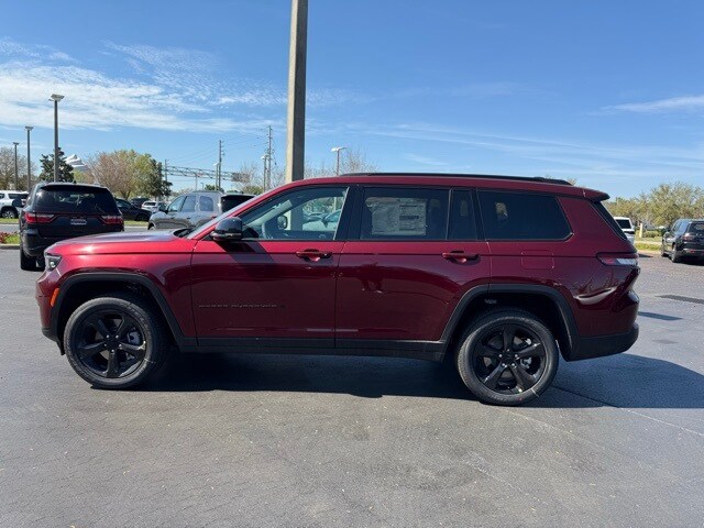 2025 Jeep Grand Cherokee Altitude photo 4