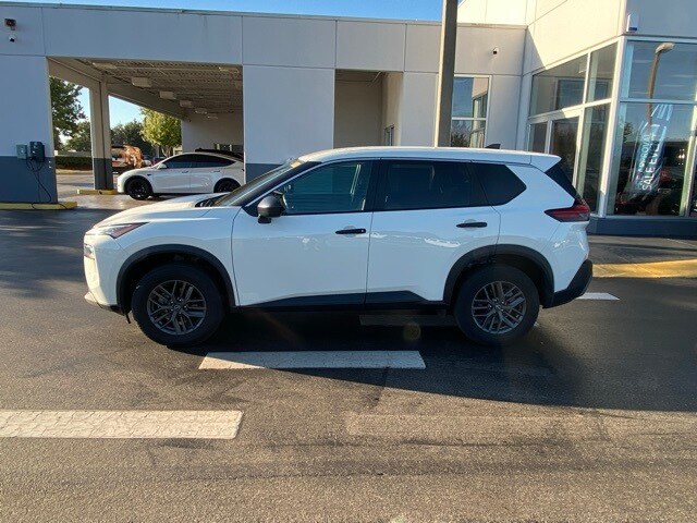 2023 Nissan Rogue S photo 2