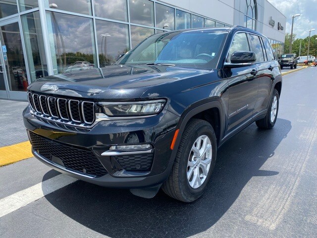 2023 Jeep Grand Cherokee Limited photo 4