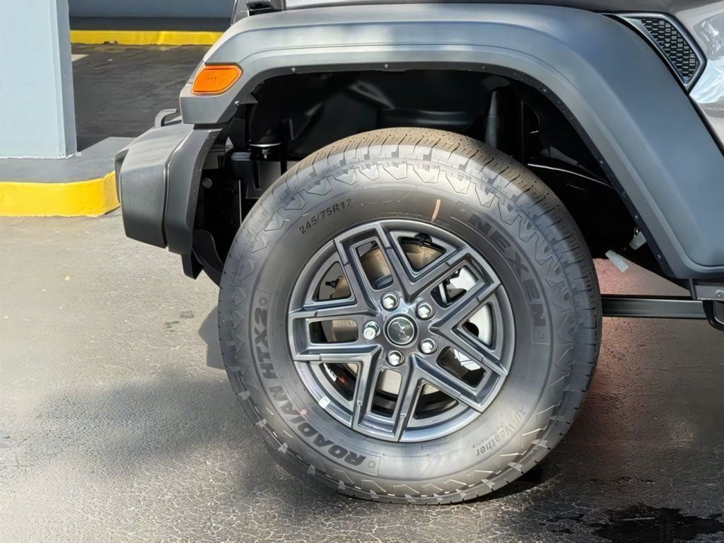 2025 Jeep Wrangler 4-Door Willys - Photo 12