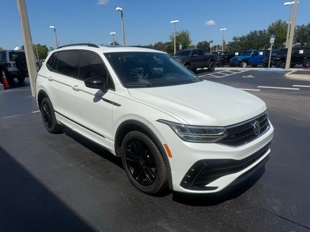 2022 Volkswagen Tiguan SE R-Line Black photo 3
