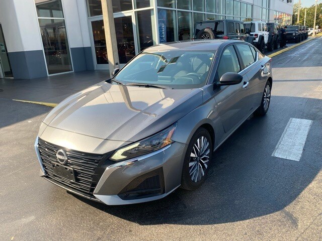 2024 Nissan Altima 2.5 SV photo 4