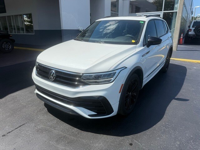 2022 Volkswagen Tiguan SE R-Line Black photo 4