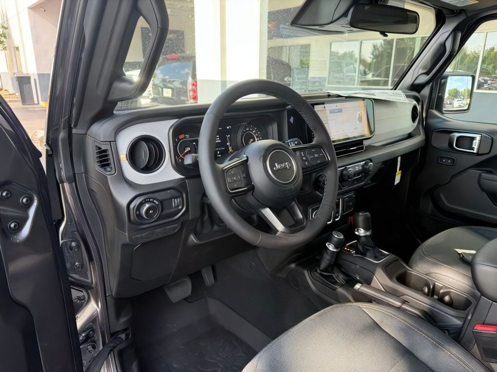 2025 Jeep Wrangler 4-Door Willys - Photo 14