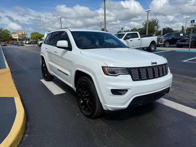 2022 Jeep Cherokee Laredo X photo 3