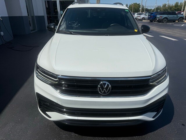 2022 Volkswagen Tiguan SE R-Line Black photo 2