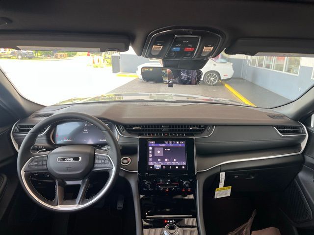 2025 Jeep Grand Cherokee Altitude - Photo 18