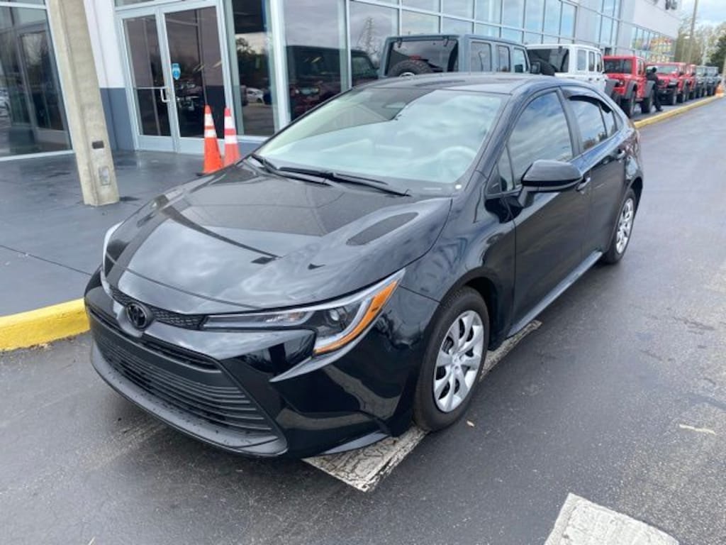 Used 2025 Toyota Corolla LE Sedan