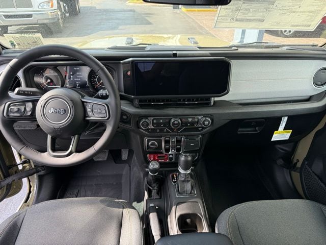 2025 Jeep Wrangler 4-Door Willys - Photo 17