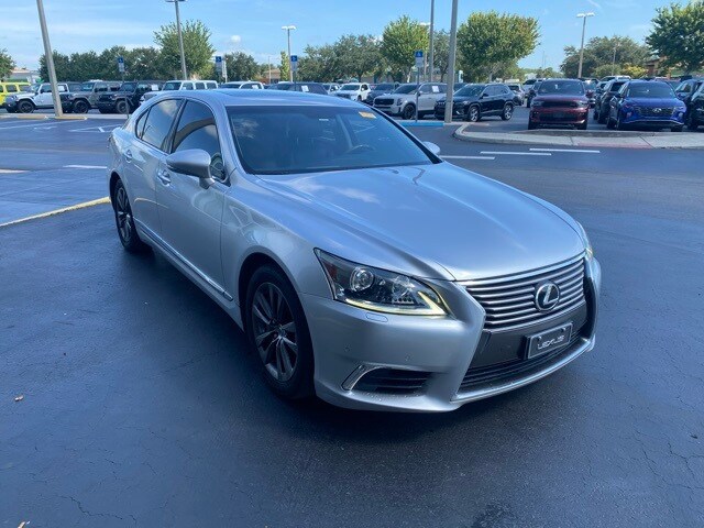 2016 Lexus LS 460 photo 2