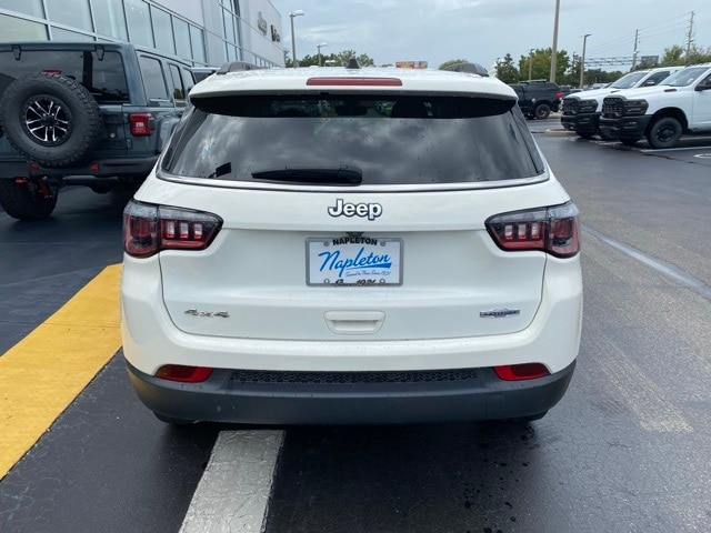 2021 Jeep Compass Latitude photo 3
