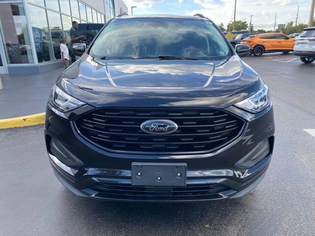 2022 Ford Edge SE photo 3
