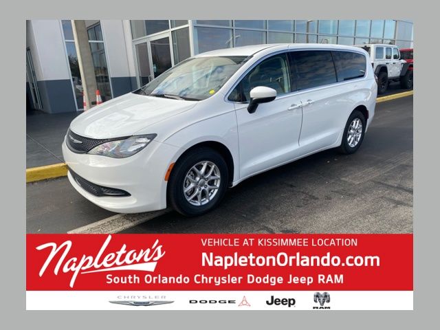 2022 Chrysler Voyager LX