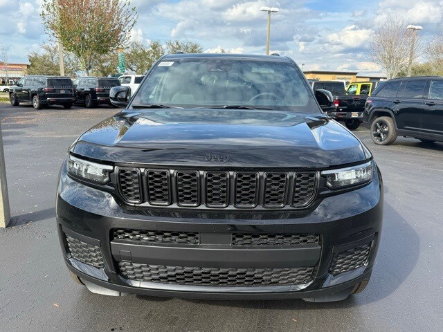 2025 Jeep Grand Cherokee Altitude X photo 2