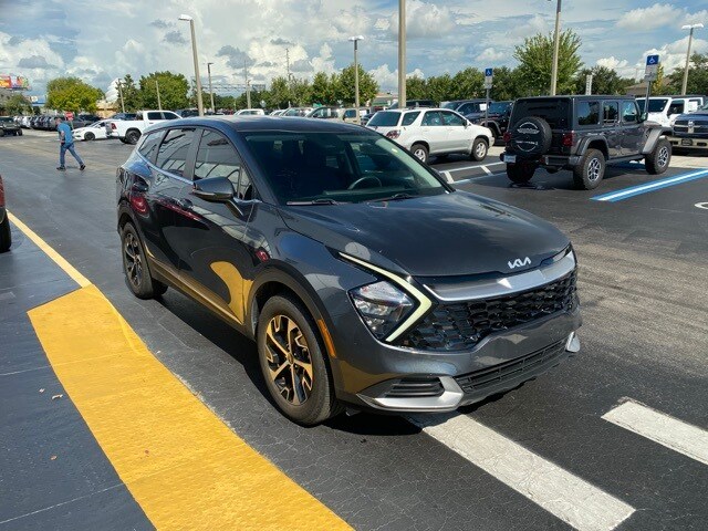 2023 Kia Sportage EX photo 2