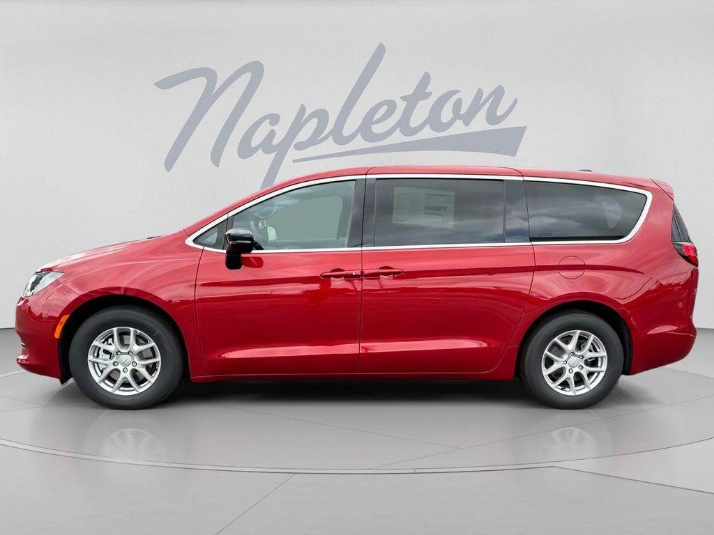 2026 Chrysler Voyager LX - Photo 6