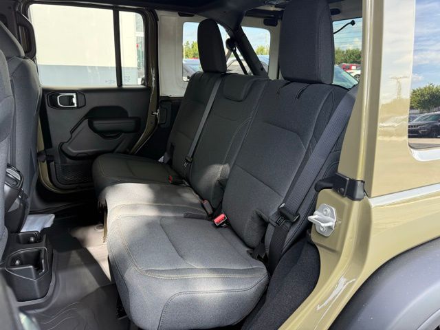 2025 Jeep Wrangler 4-Door Willys - Photo 16