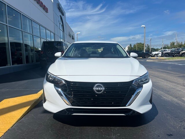 2025 Nissan Sentra SV photo 2