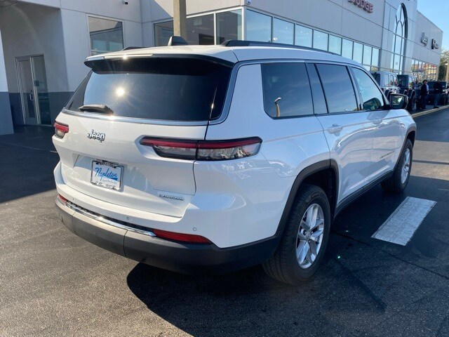 2023 Jeep Grand Cherokee Laredo photo 4