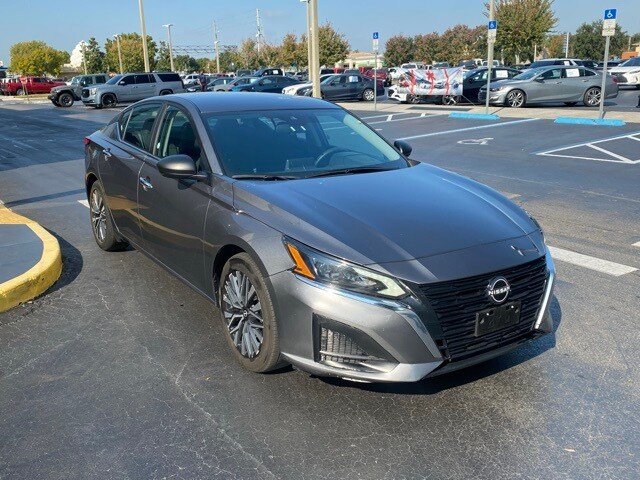 Used 2024 Nissan Altima SV with VIN 1N4BL4DV0RN373087 for sale in Kissimmee, FL