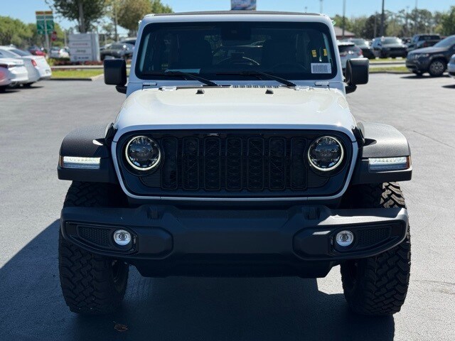 2025 Jeep Wrangler Willys photo 2
