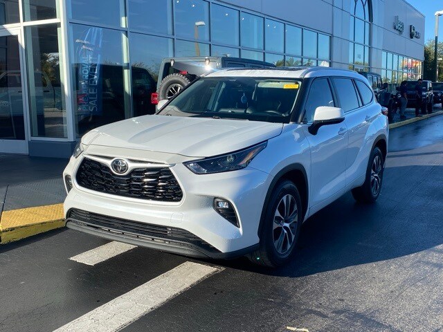 2023 Toyota Highlander XSE photo 3