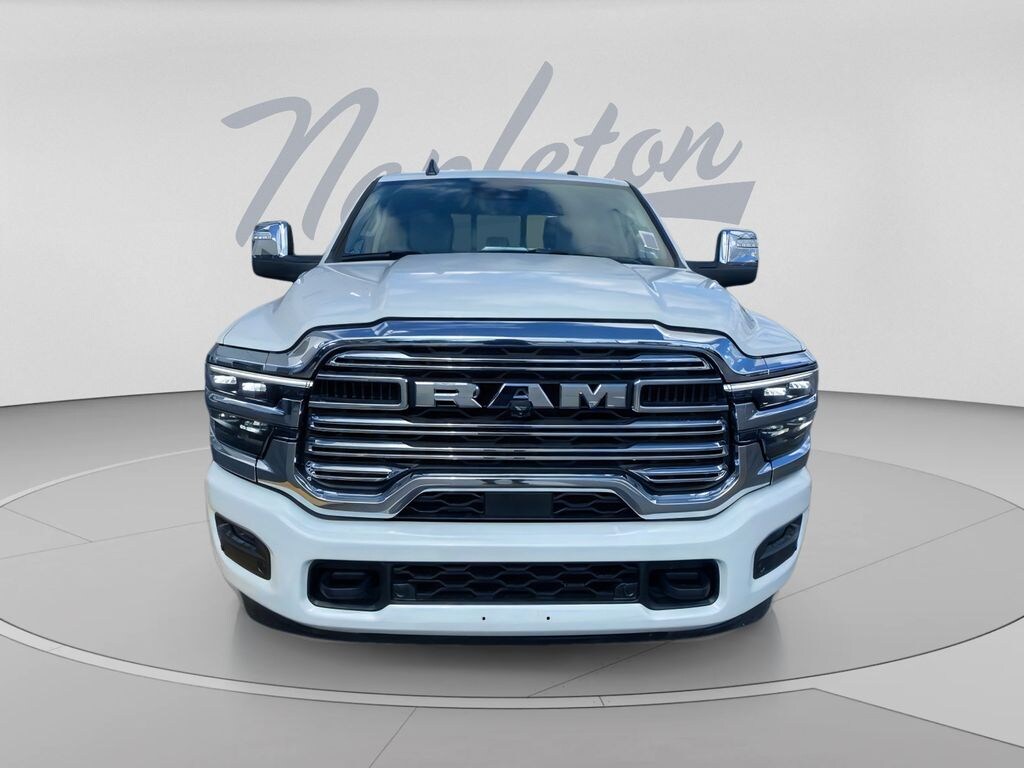 New 2025 Ram 2500 LARAMIE CREW CAB 4X4 6'4 BOX Pickup