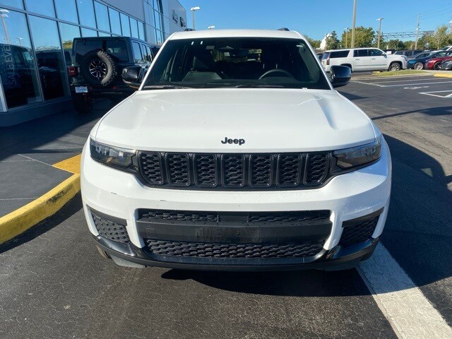2024 Jeep Grand Cherokee Altitude photo 3