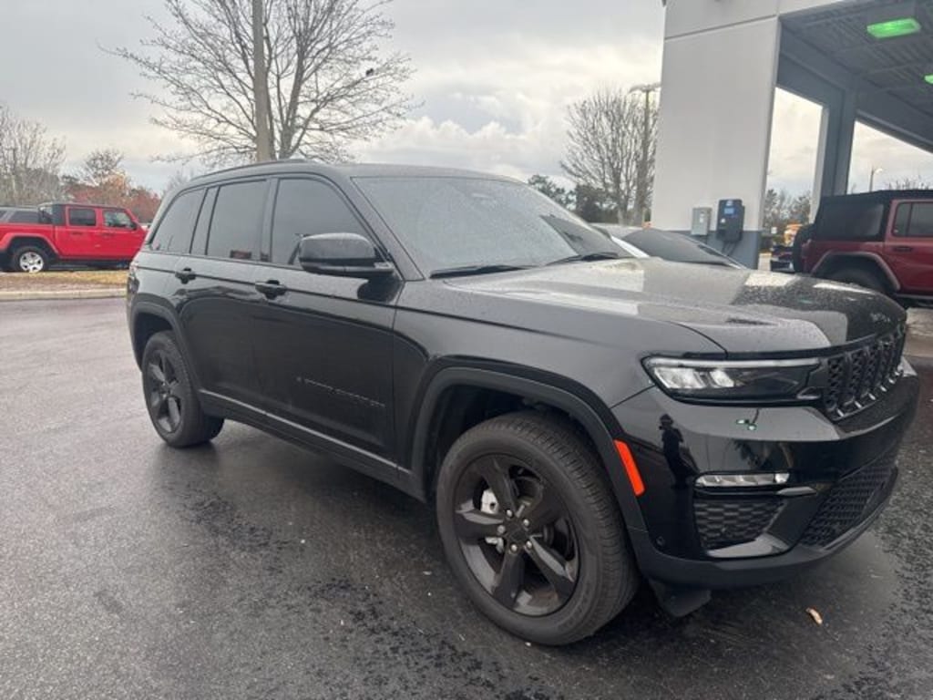 Used 2025 Jeep Grand Cherokee Limited SUV