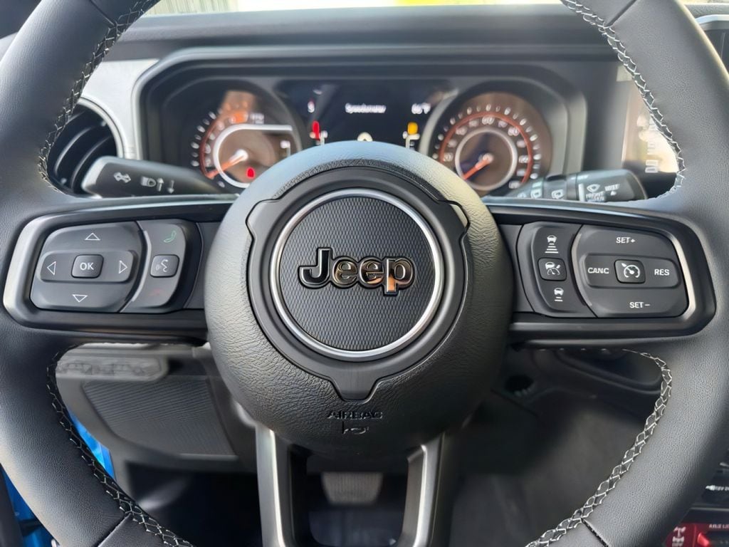 2025 Jeep Wrangler 4-Door Willys - Photo 24