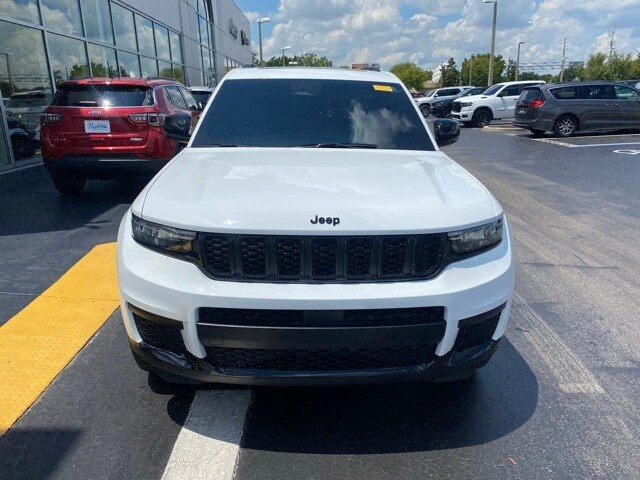 2025 Jeep Grand Cherokee Altitude X photo 2