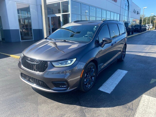 2022 Chrysler Pacifica Limited photo 4