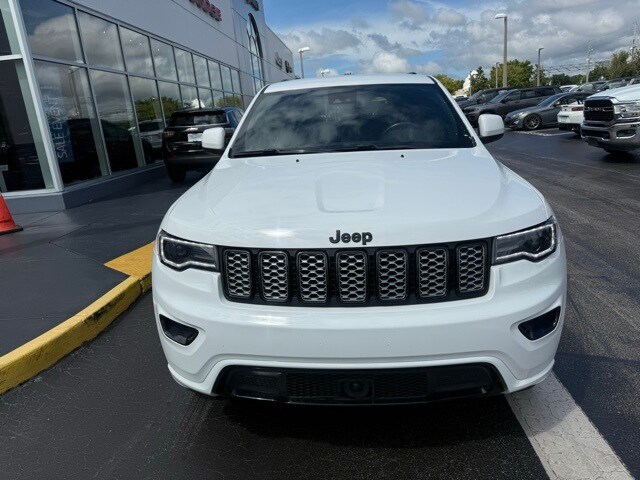 2022 Jeep Cherokee Laredo X photo 2