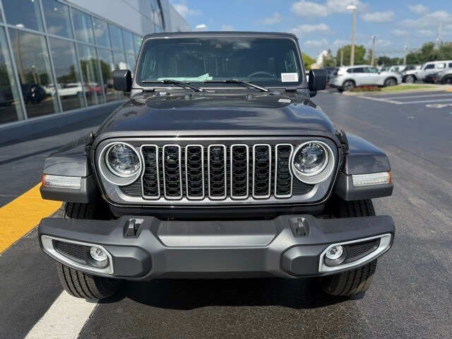 2025 Jeep Wrangler Sahara photo 2