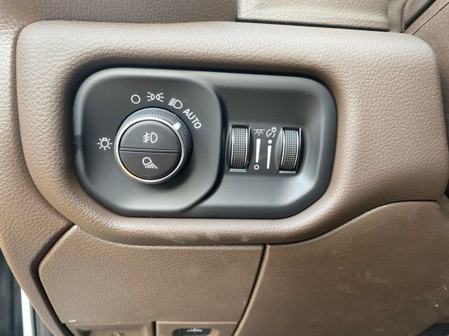 2025 RAM 2500 Laramie - Photo 17