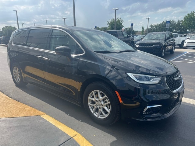 Used 2023 Chrysler Pacifica Touring L with VIN 2C4RC1BG6PR627333 for sale in Kissimmee, FL