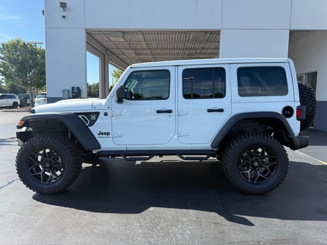 2025 Jeep Wrangler Willys photo 5