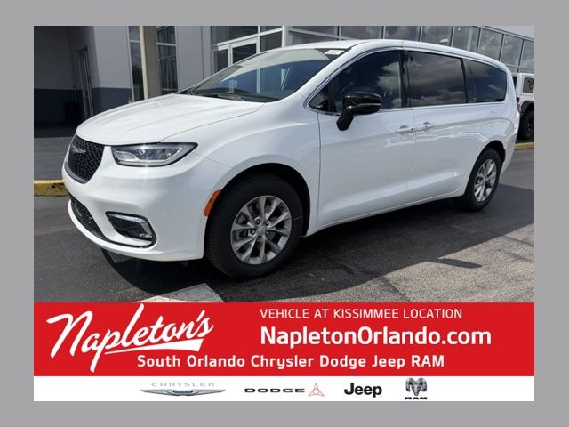 2026 Chrysler Pacifica Select AWD's photo