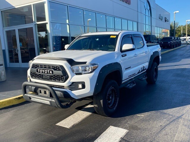 2019 Toyota Tacoma TRD Off-Road photo 3