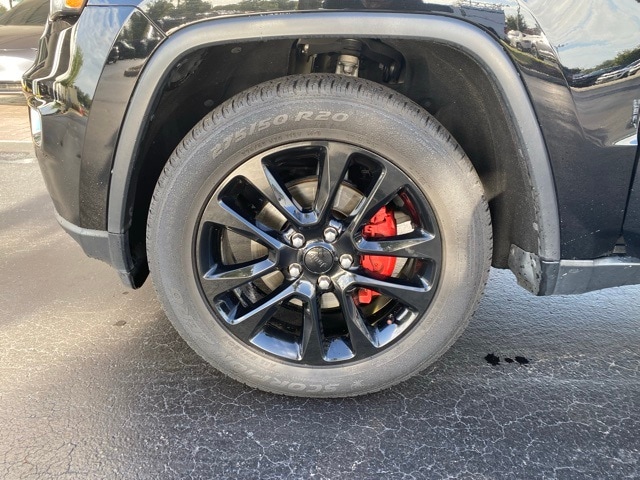 2019 Jeep Grand Cherokee Laredo E photo 4