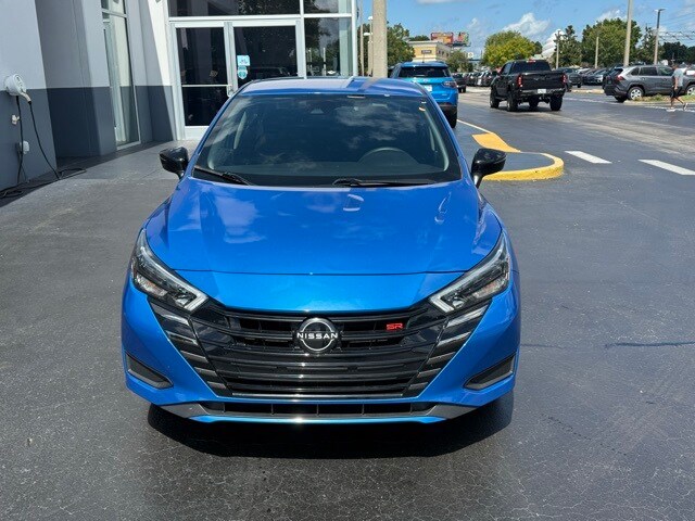 2023 Nissan Versa 1.6 SR photo 2