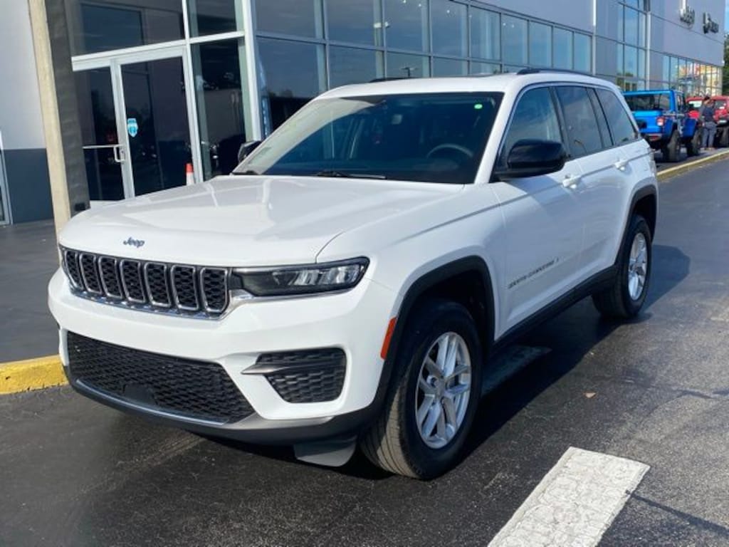 Used 2023 Jeep Grand Cherokee Laredo SUV