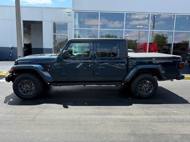 2025 Jeep Gladiator Sport S photo 4