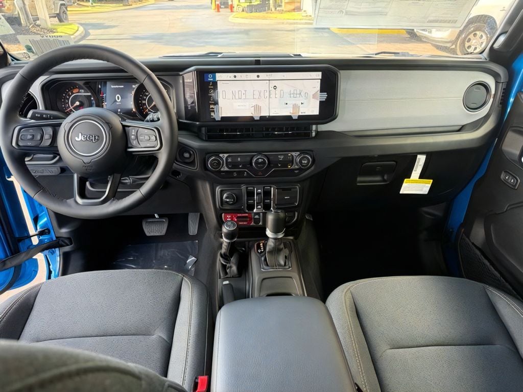 2025 Jeep Wrangler 4-Door Willys - Photo 17