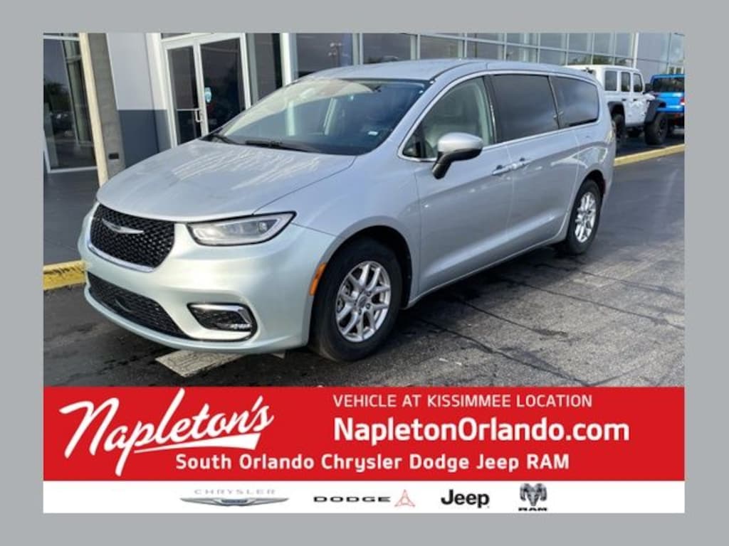 Used 2023 Chrysler Pacifica Touring L Minivan/Van