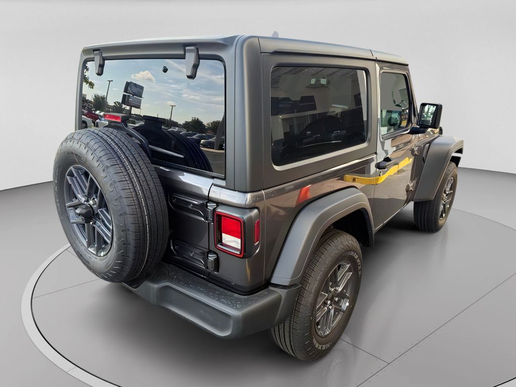 2025 Jeep Wrangler 4-Door Willys - Photo 9