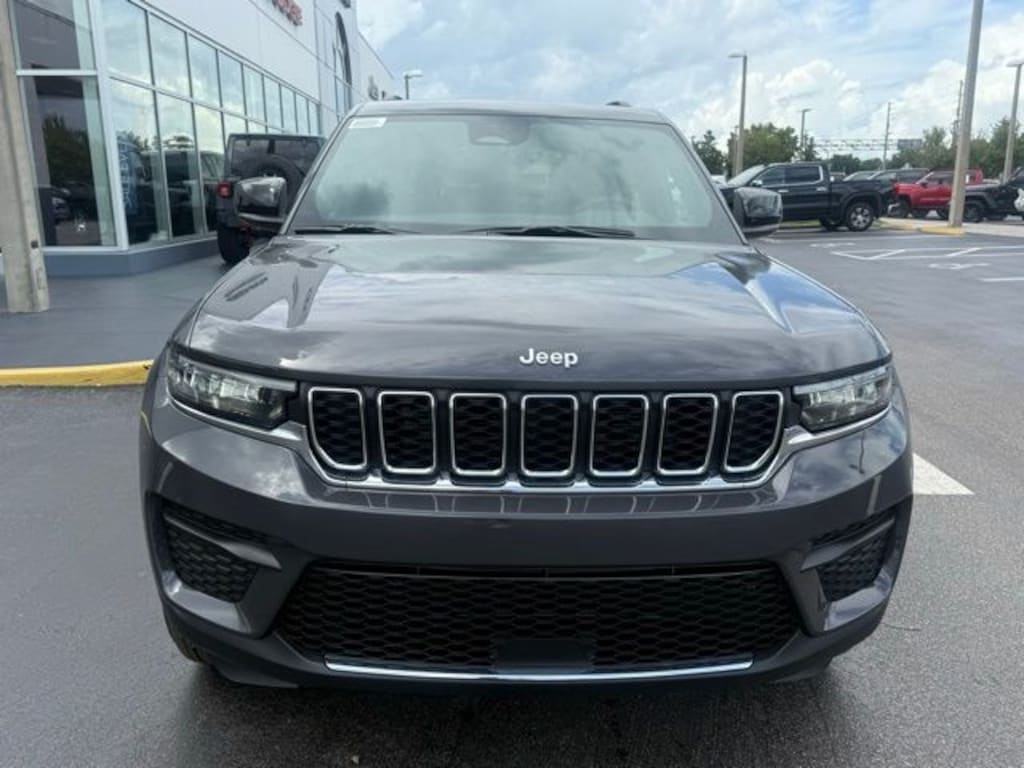 New 2025 Jeep Grand Cherokee LAREDO X 4X4 Sport Utility