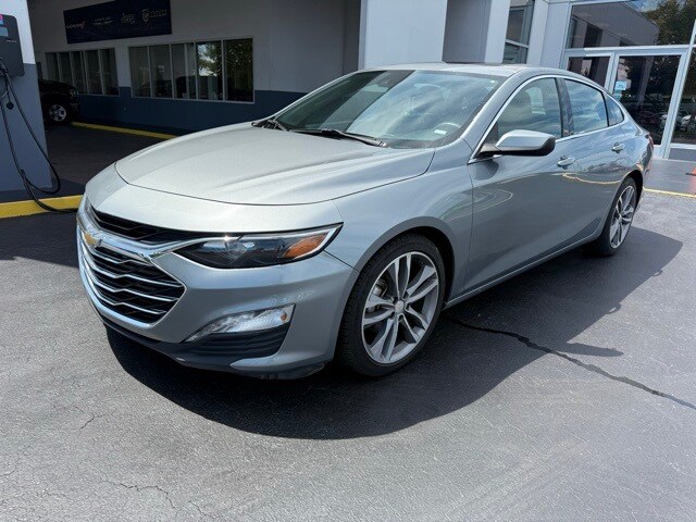 2023 Chevrolet Malibu 1LT photo 3