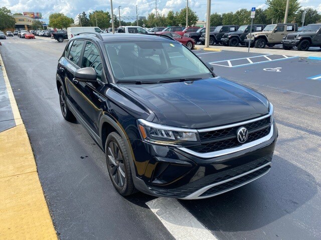 2022 Volkswagen Taos S photo 2